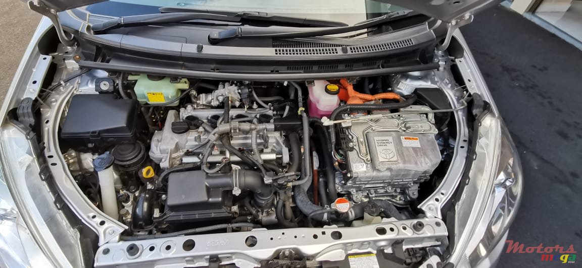 2016' Toyota Aqua photo #2