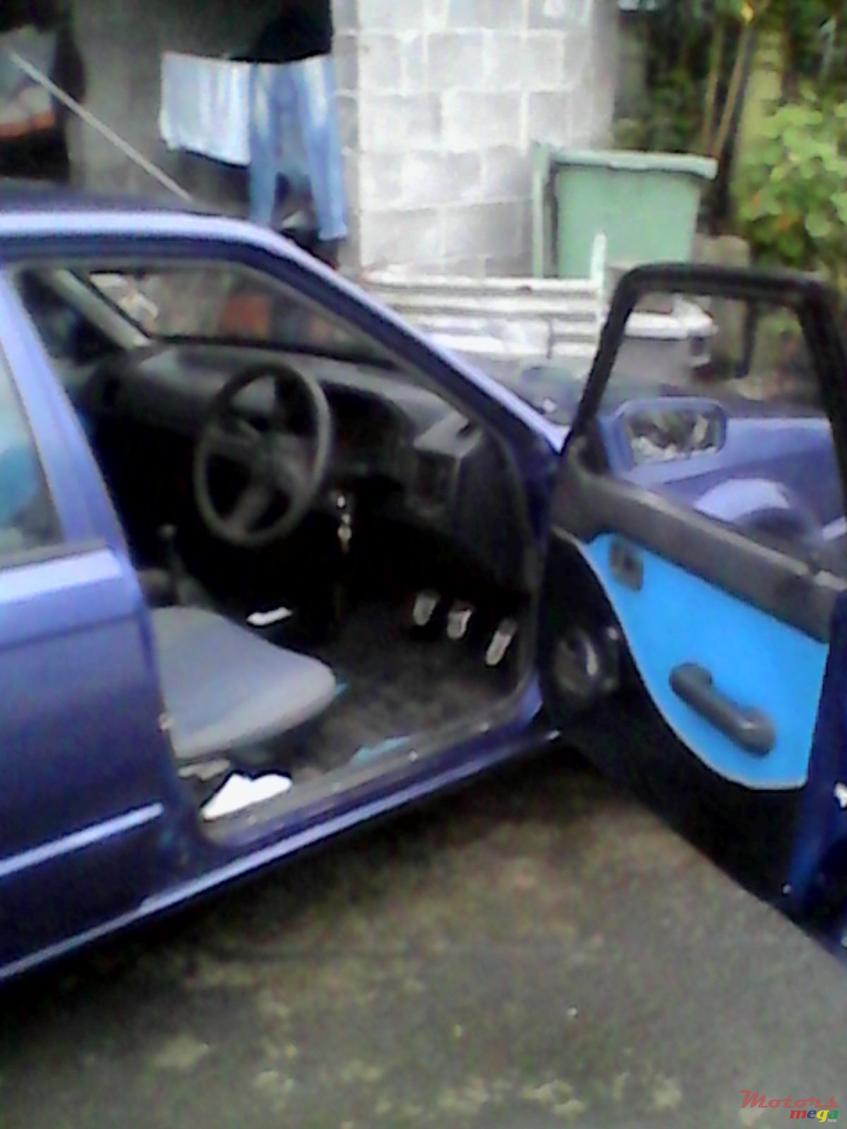 1995' Mazda 323 photo #2