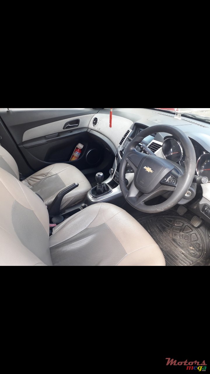 2011' Chevrolet photo #3