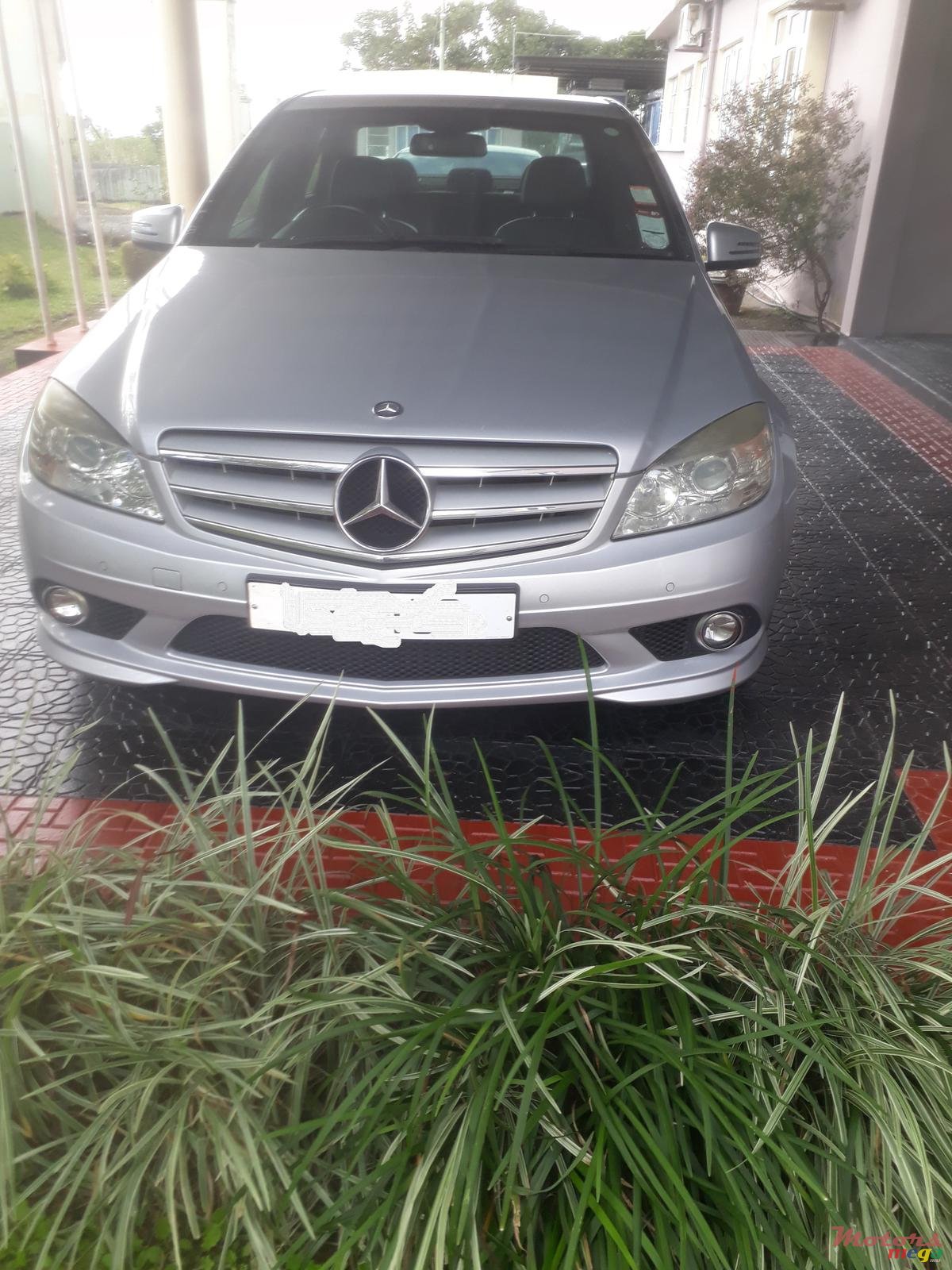 2010' Mercedes-Benz photo #1