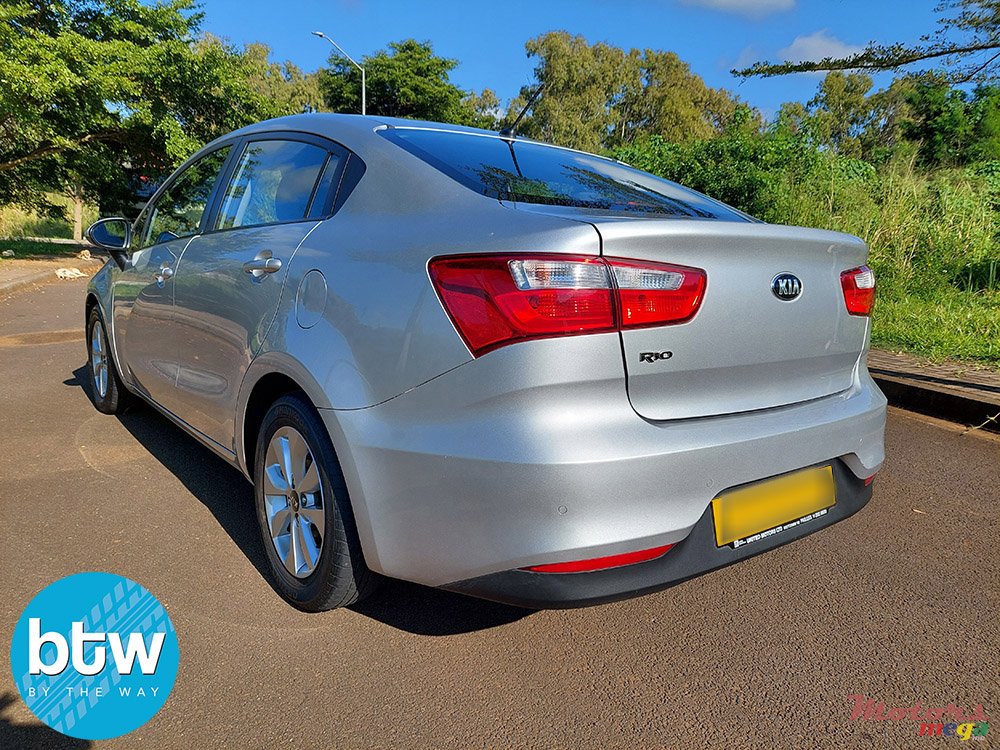 2015' Kia Rio photo #3