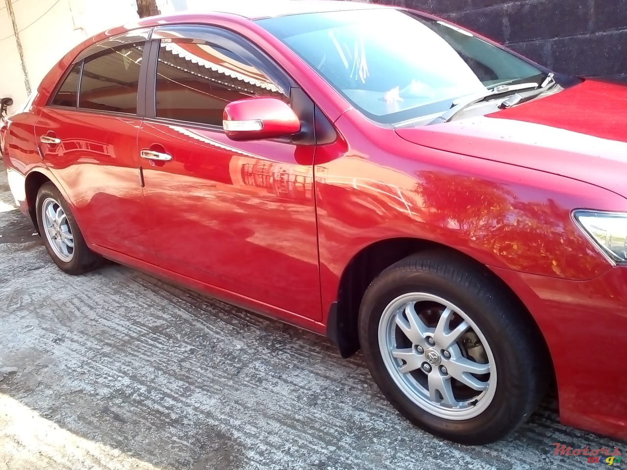 2012' Toyota Aurion photo #1