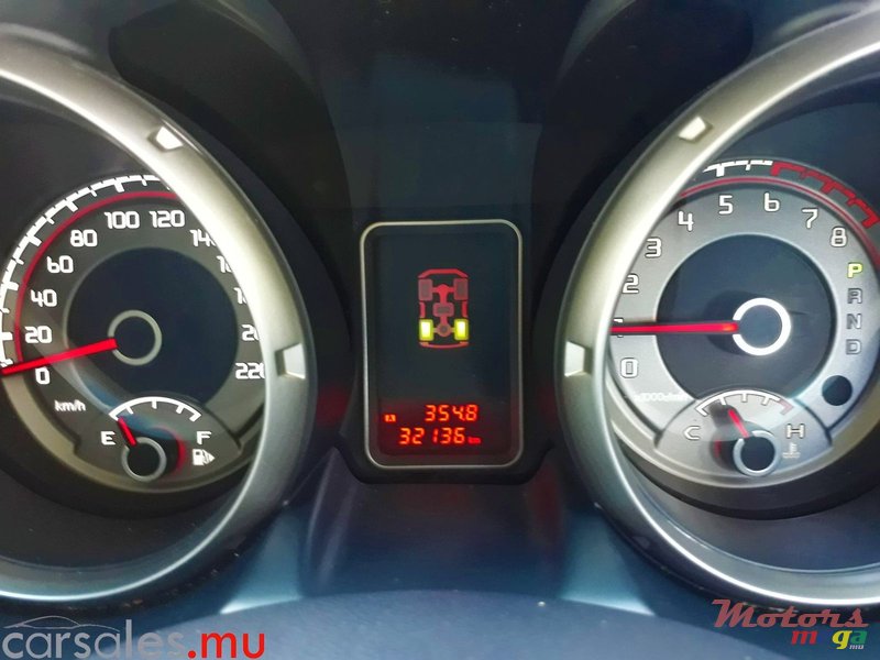 2015' Mitsubishi Pajero 3.0 V6 4WD photo #7