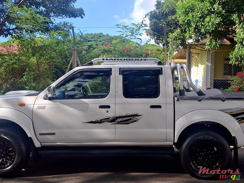 2018' Nissan Hardbody photo #4