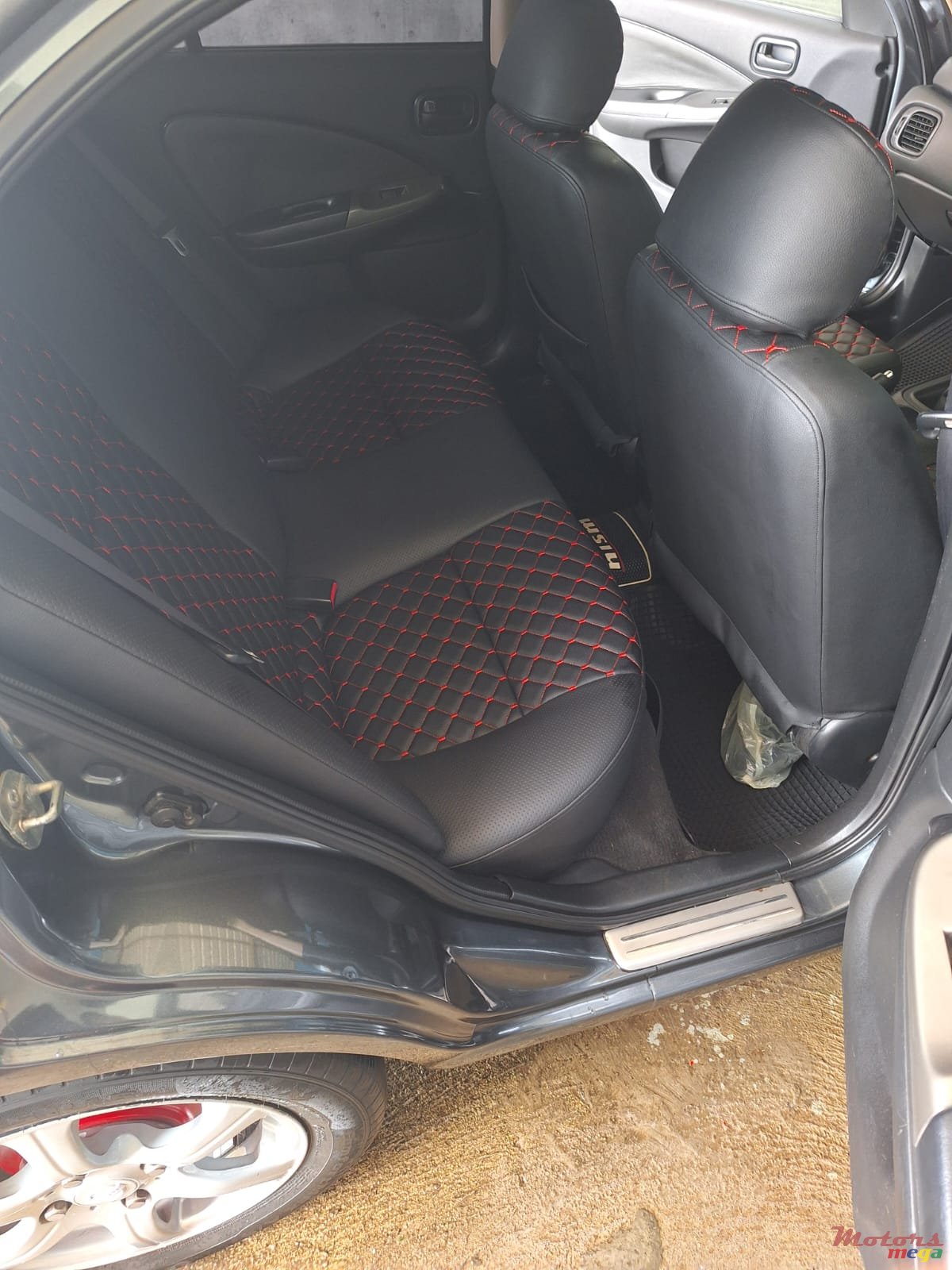 2004' Nissan Sunny photo #5