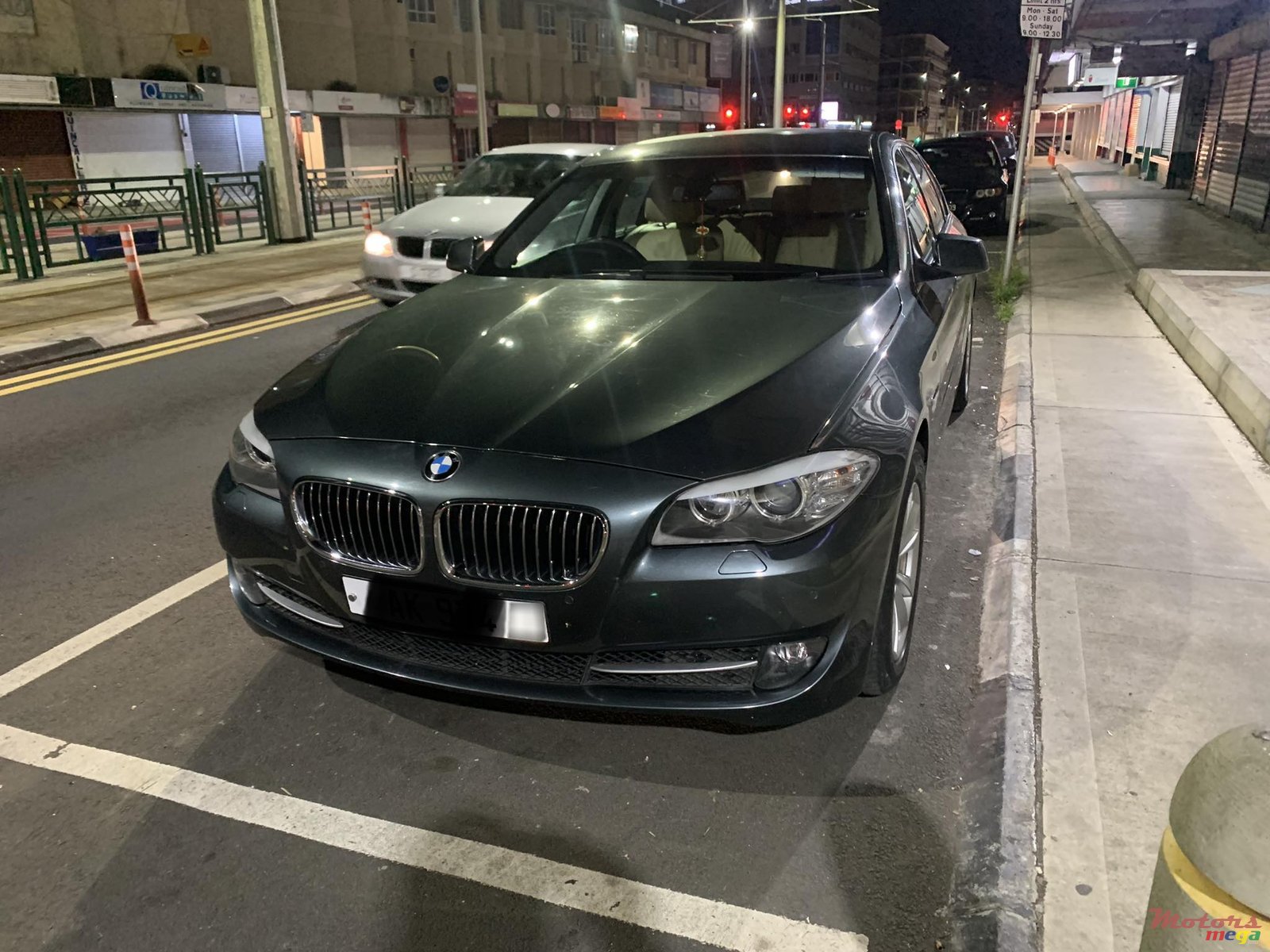 2011' BMW 523 photo #1