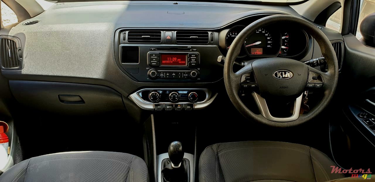 2014' Kia Rio photo #4