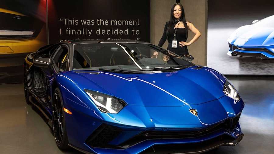 Lamborghini Delivers Last Aventador Ultimae Coupe, Comes With NFT