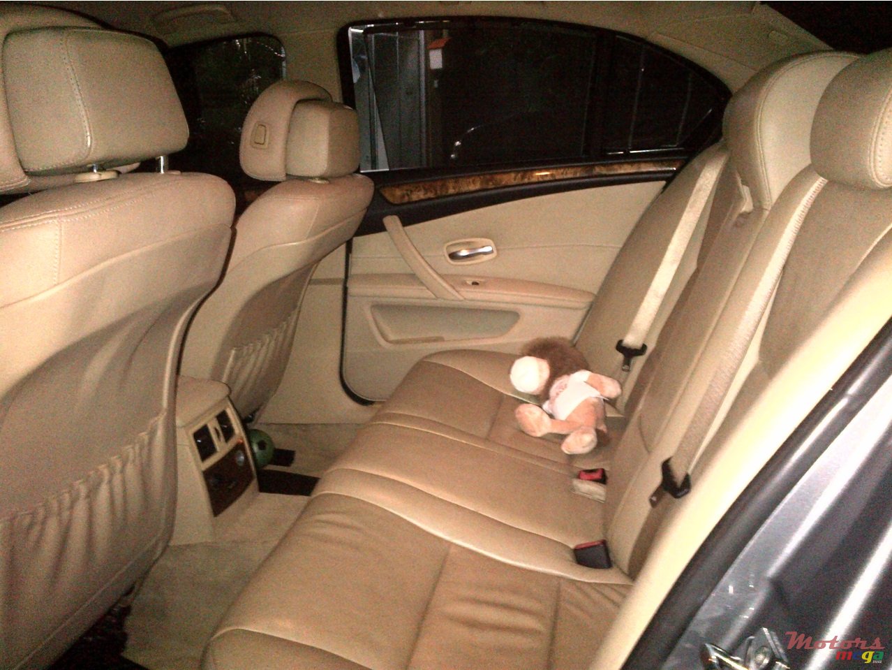 2009' BMW 520 lci photo #4