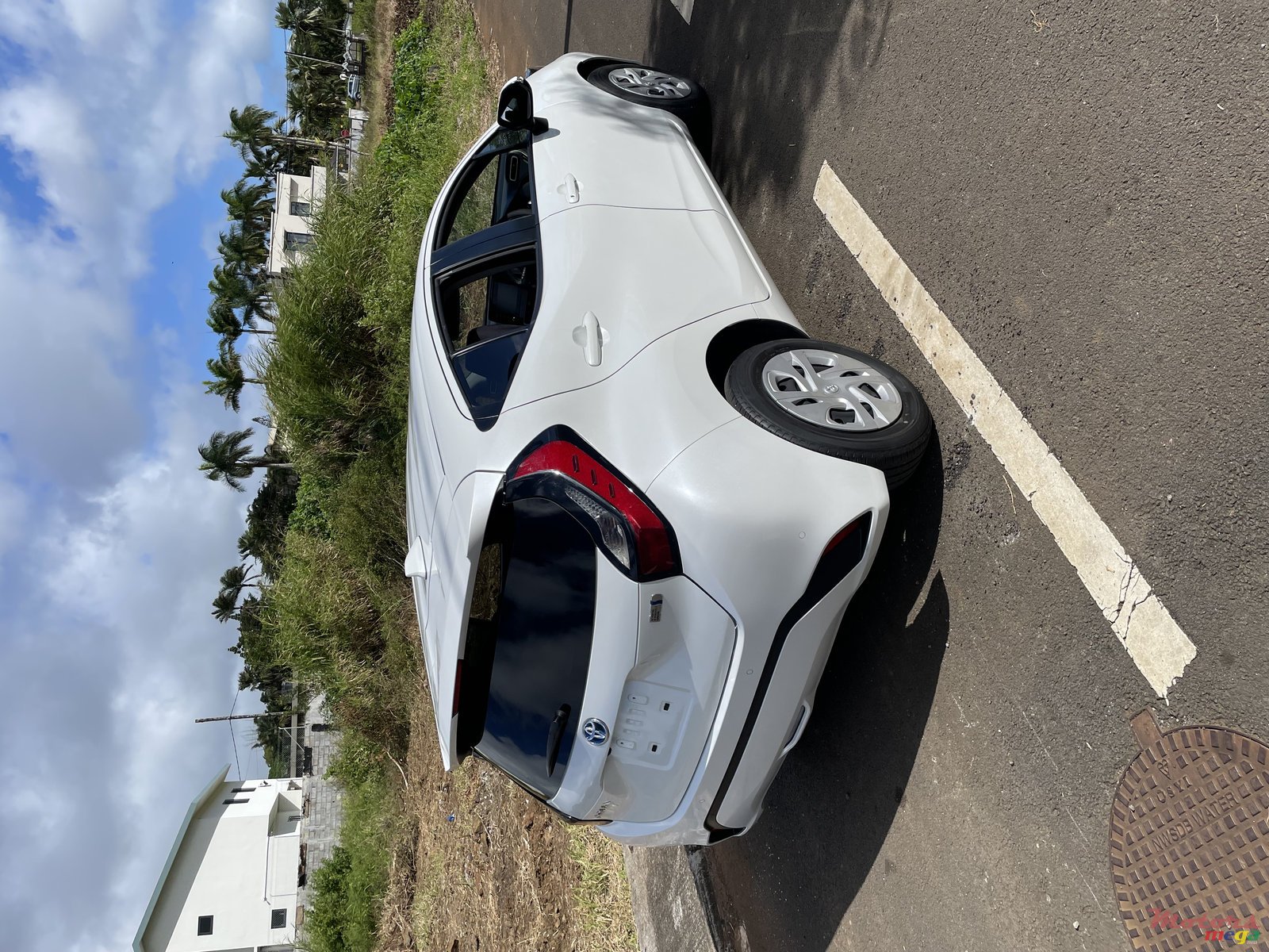 2021' Toyota Aqua photo #3