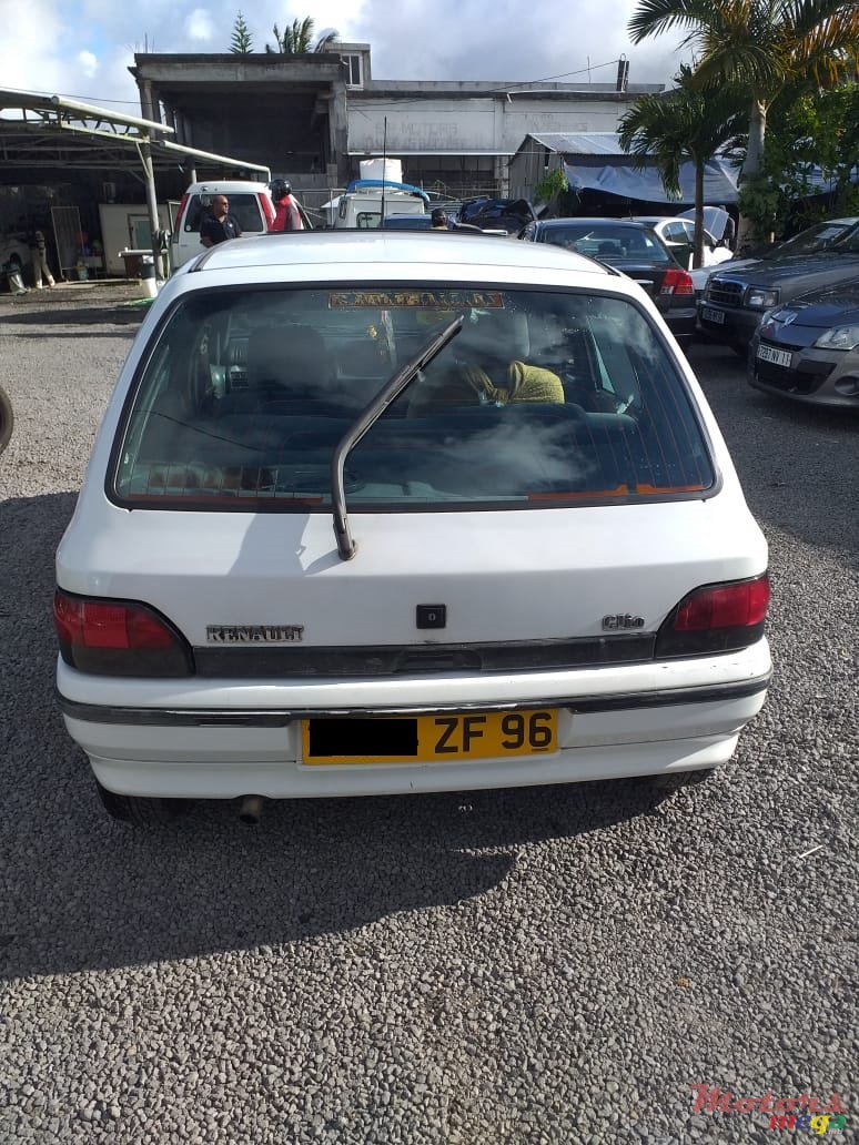 1996' Renault Clio photo #5