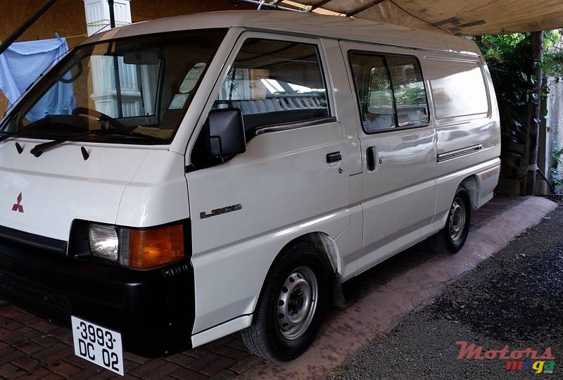 2002' Mitsubishi L300 photo #4