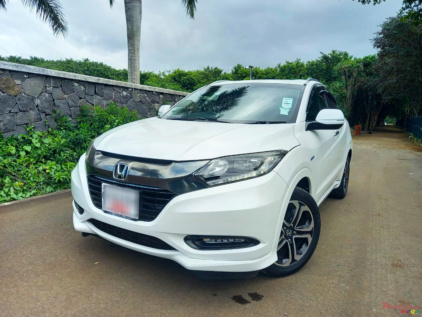 2017' Honda Vezel Z 1.5 Hybrid photo #1