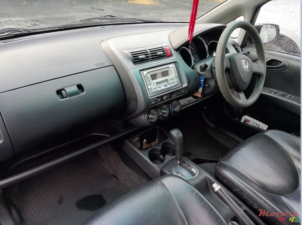 2004' Honda Jazz photo #3