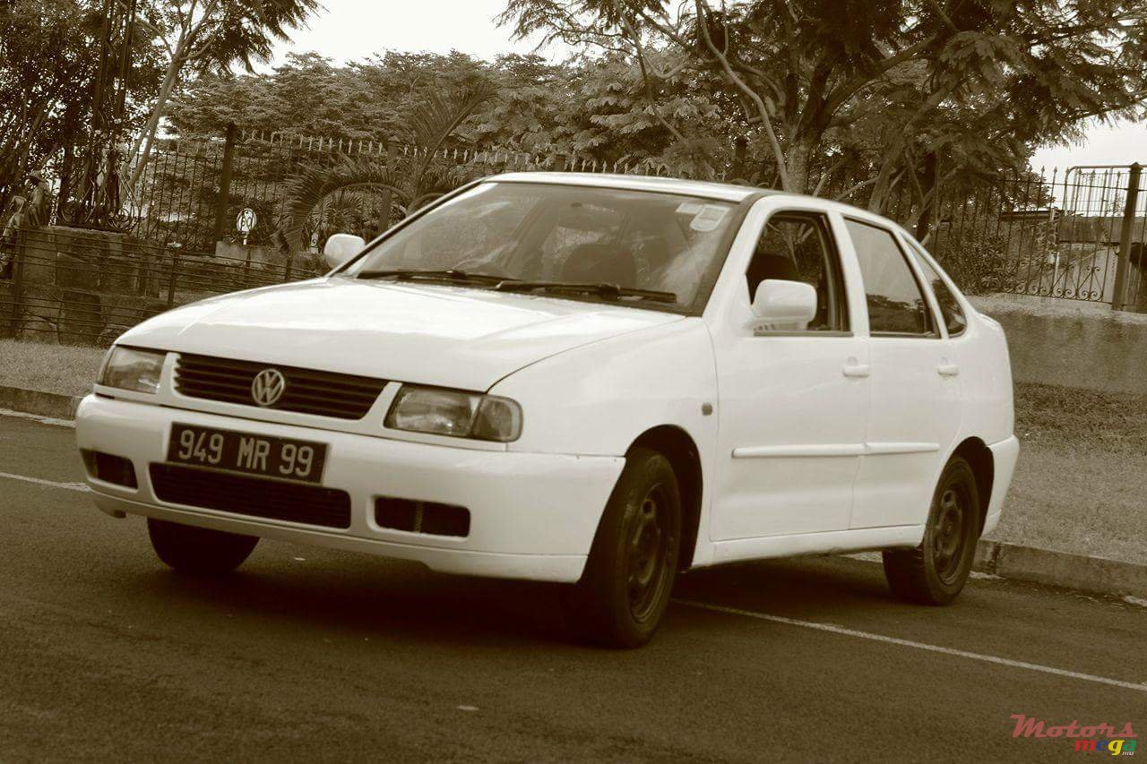 1999' Volkswagen Polo photo #1