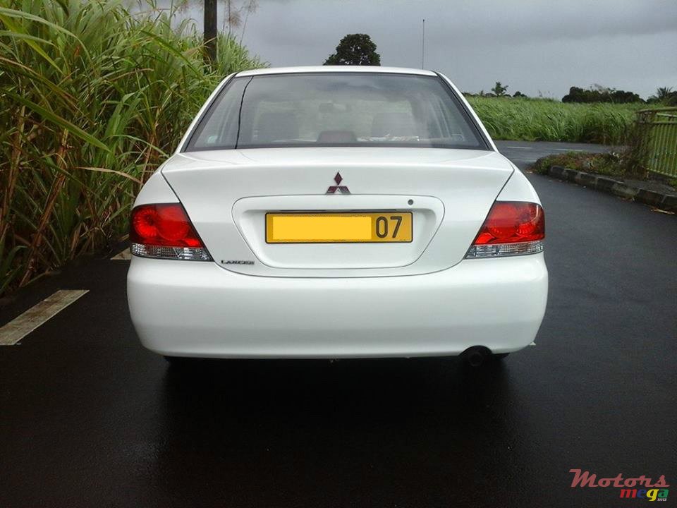 2007' Mitsubishi Lancer photo #3