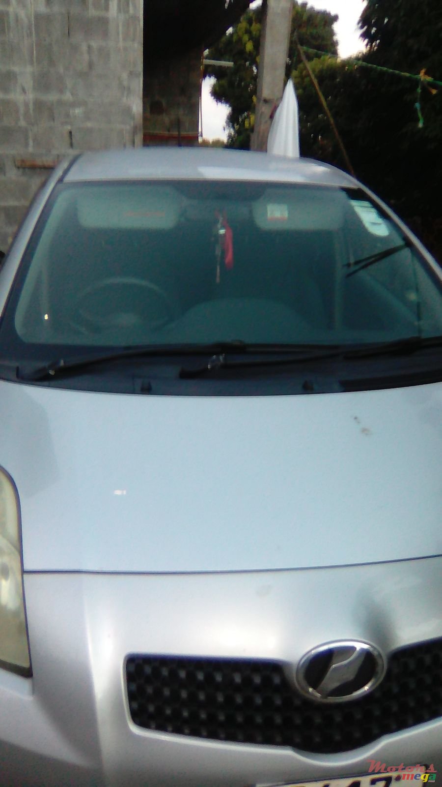 2007' Toyota Vitz photo #1