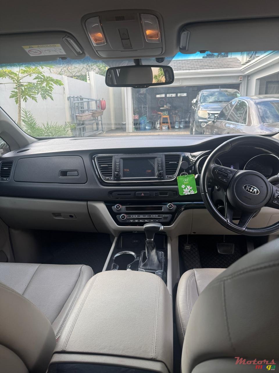 2019' Kia Carnival photo #4