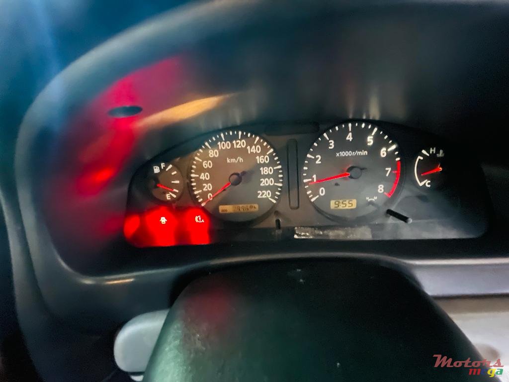 2001' Nissan Sunny photo #3