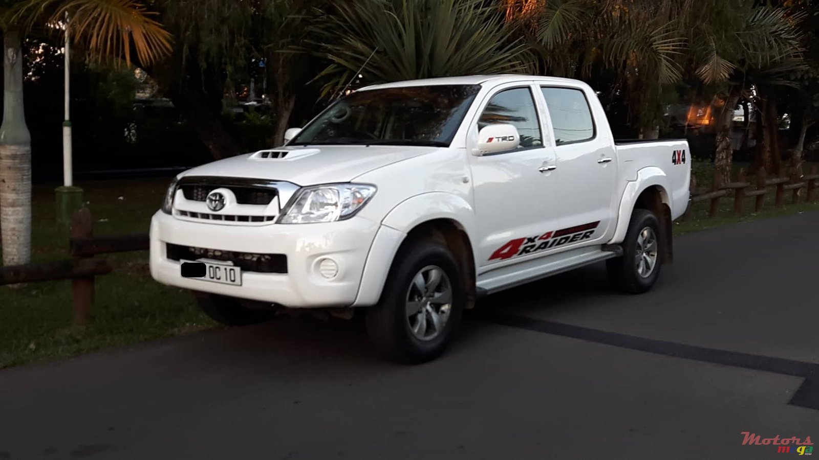 2010' Toyota Hilux 4X4 RAIDER 3.0 photo #1