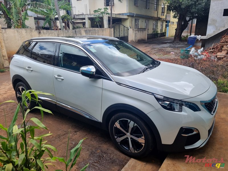 2018' Peugeot 3008 Allure photo #1