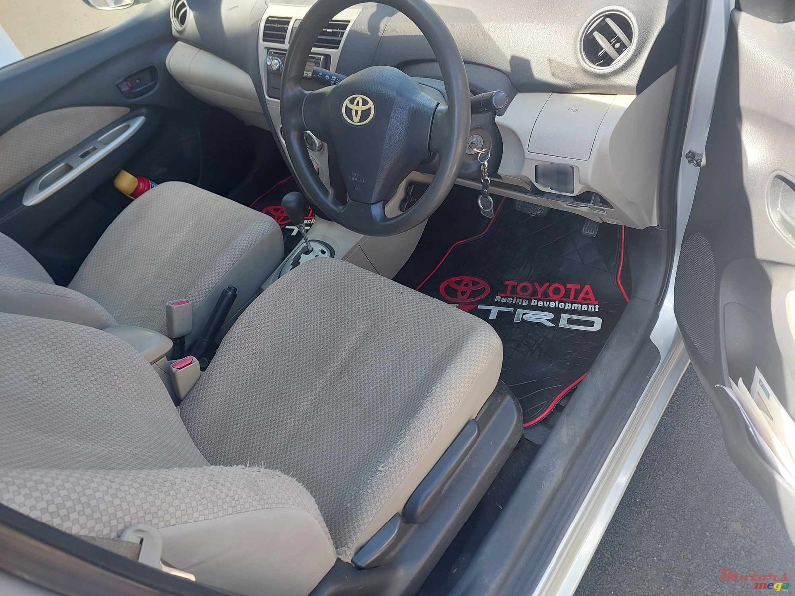 2006' Toyota Belta photo #5