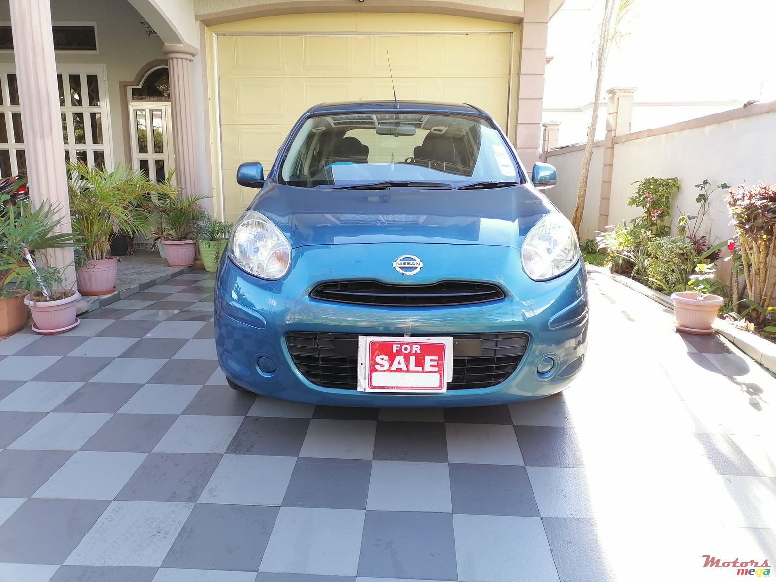 2013' Nissan March photo #1