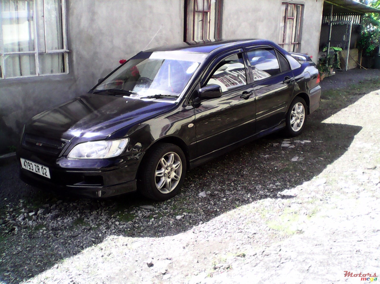 2002' Mitsubishi Lancer X Sportback photo #2