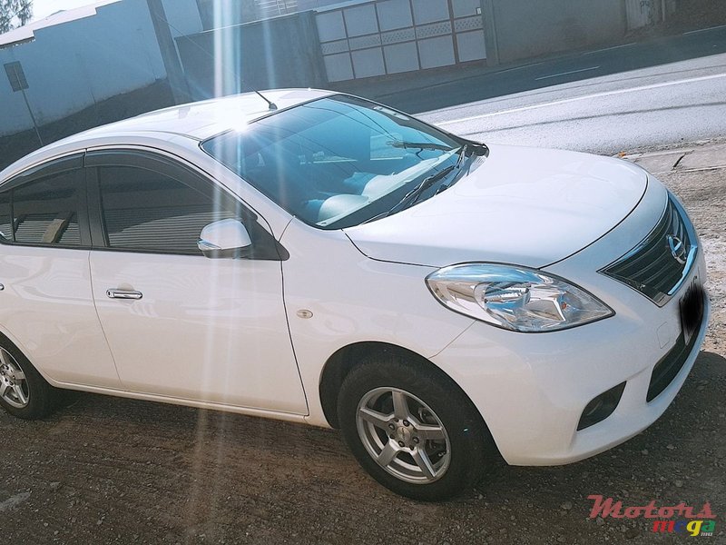 2014' Nissan Tiida photo #1