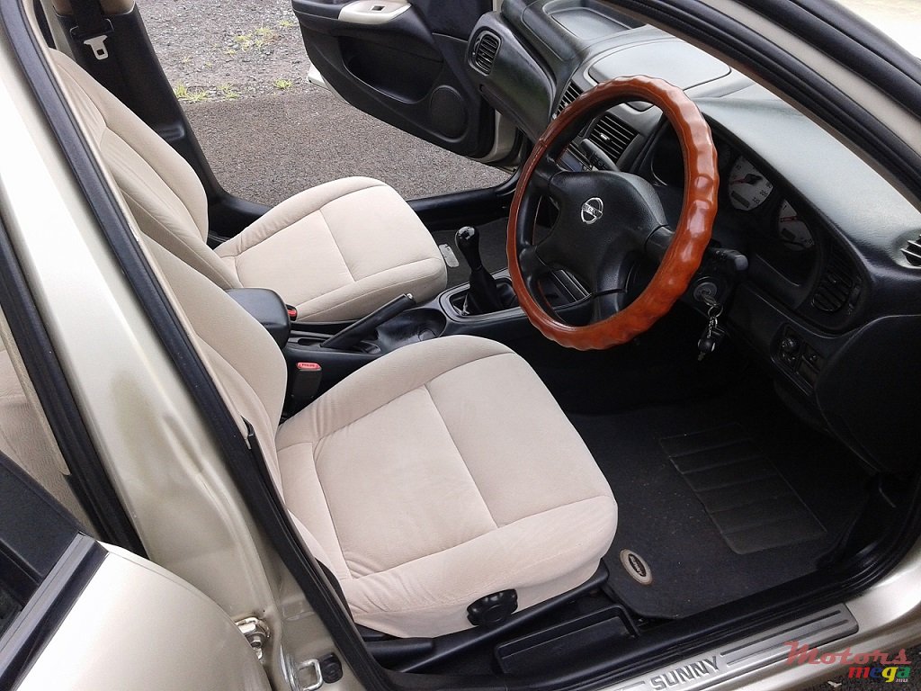 2005' Nissan Sunny N17 Ex-Saloon Limited Edition photo #5