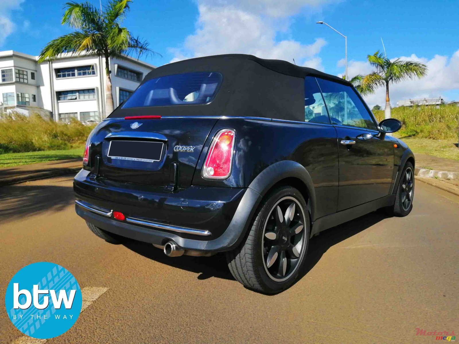 2009' MINI Cooper photo #3