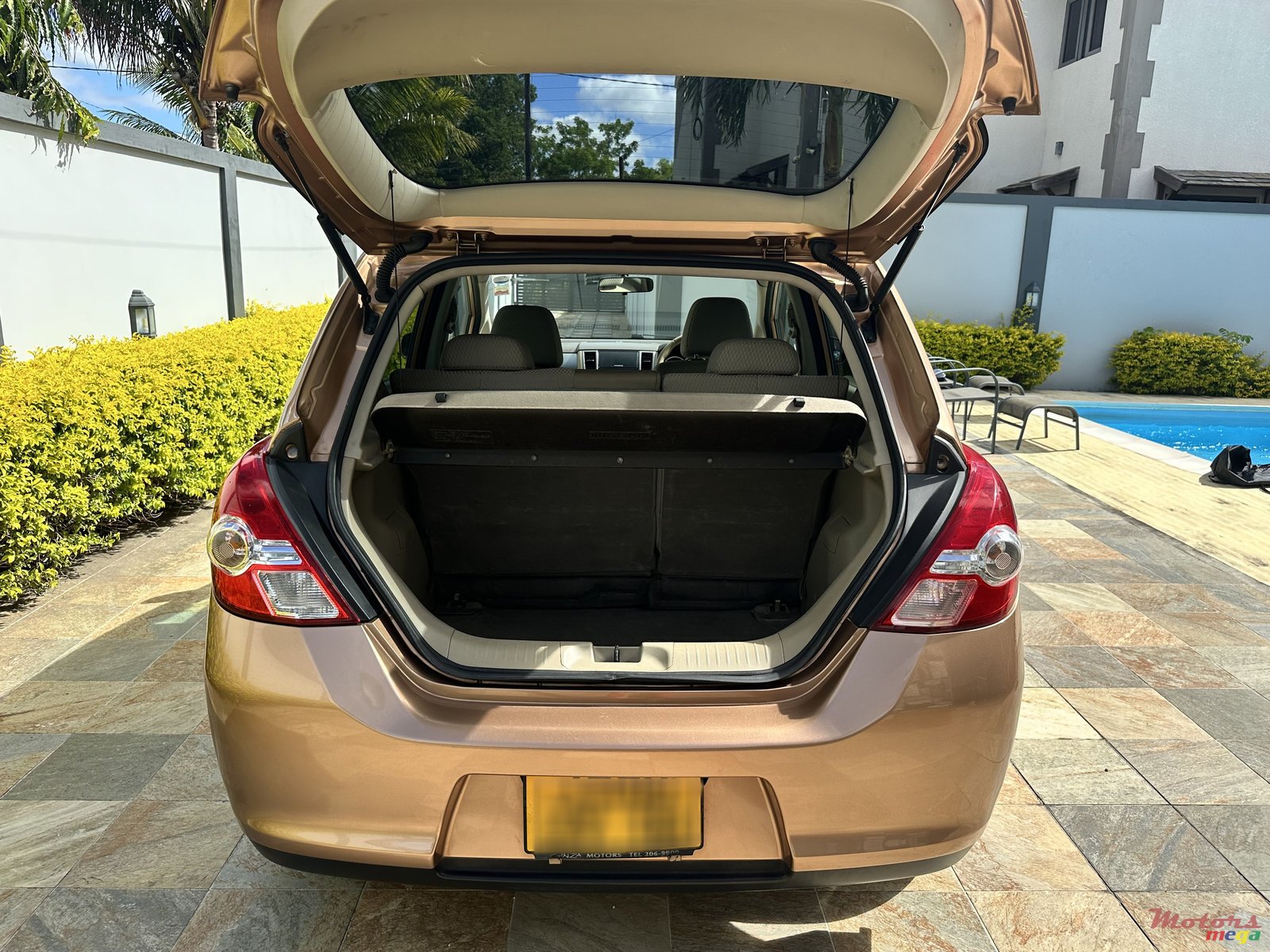 2010' Nissan Tiida photo #6