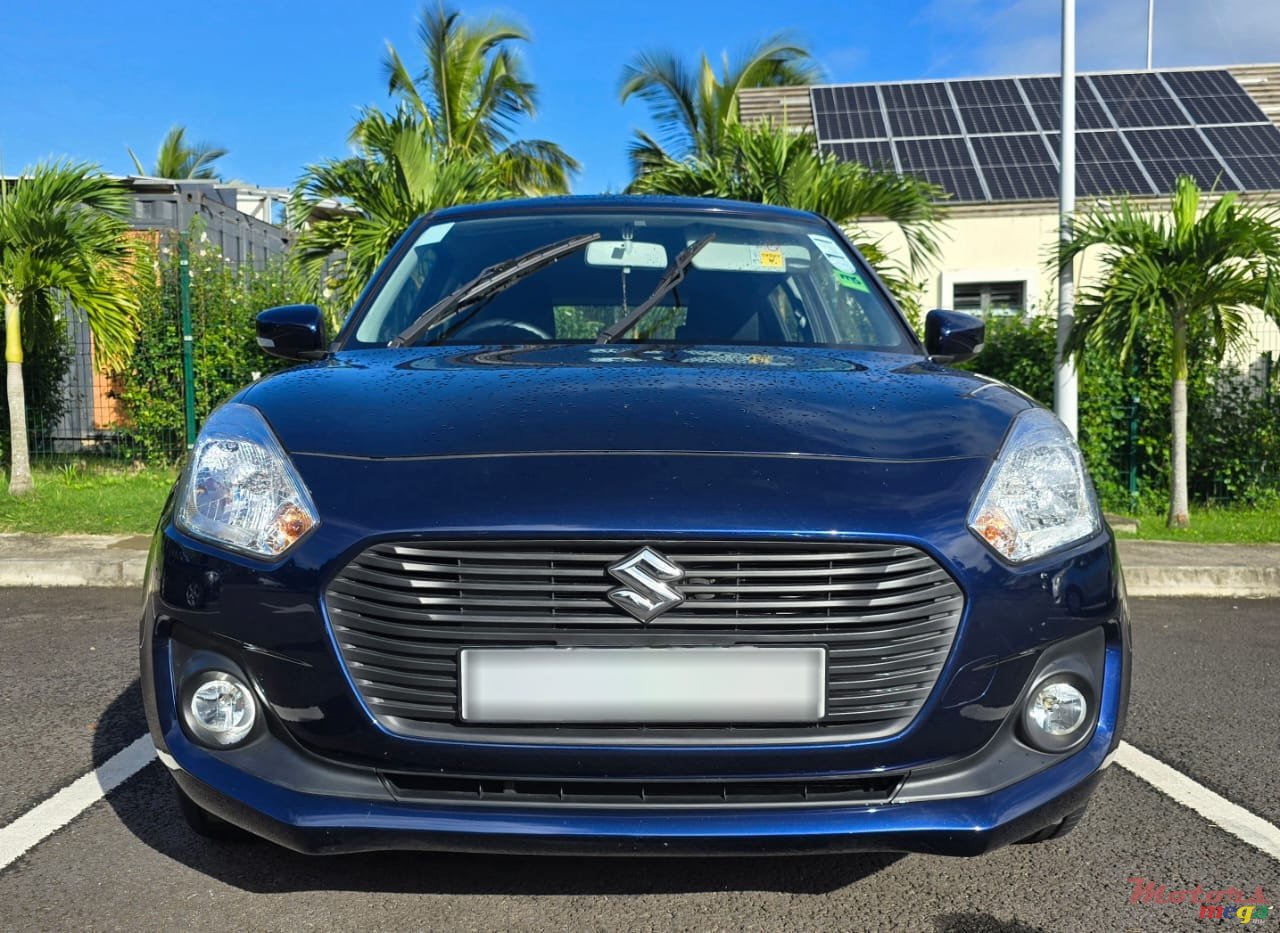 2021' Suzuki Swift photo #1