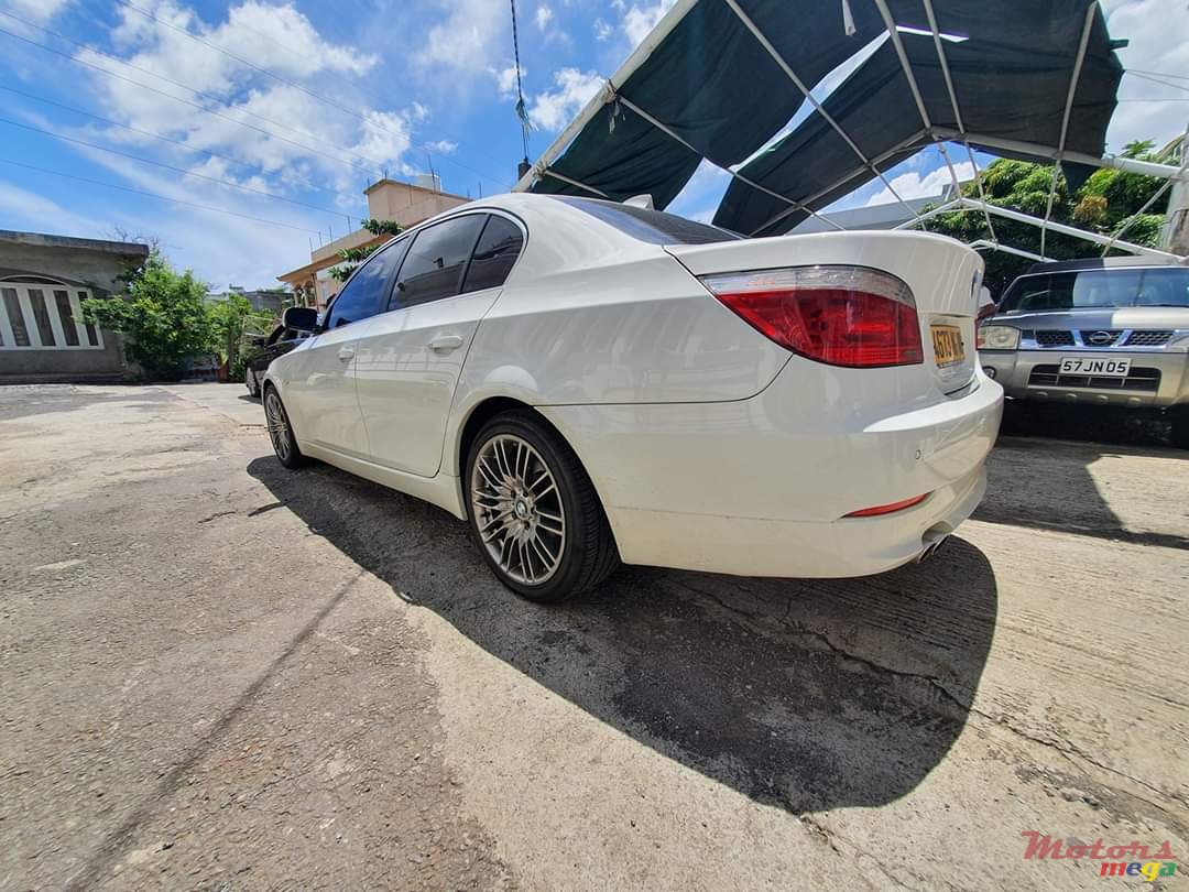 2008' BMW 523 photo #4