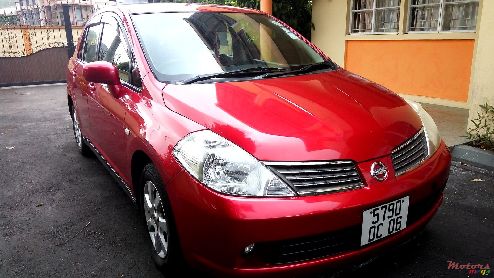 2016' Nissan Tiida photo #1