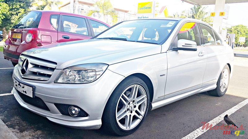 2009' Mercedes-Benz C-Class photo #1