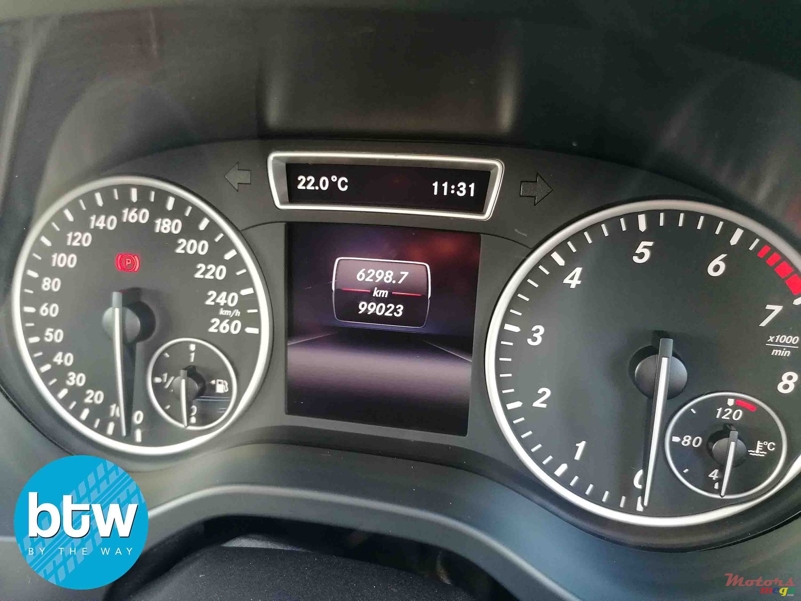 2015' Mercedes-Benz A-Class A200 - 156hp photo #7