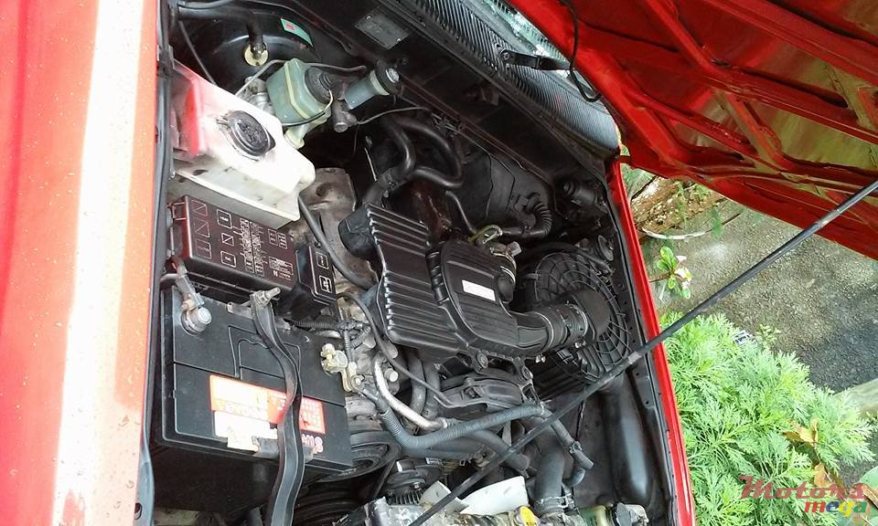 1998' Toyota Hilux 2x4 photo #5