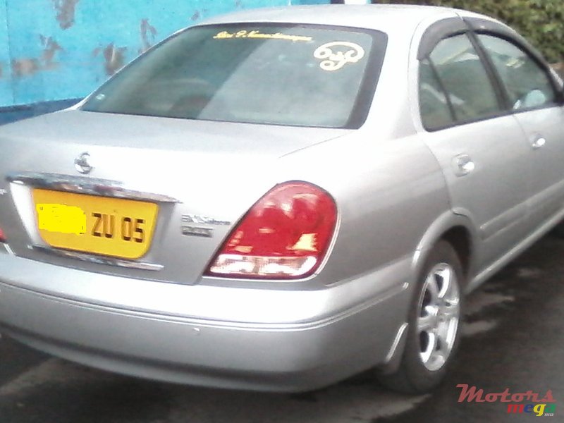 2005' Nissan Sunny photo #2