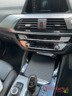 2019' BMW X4 photo #6