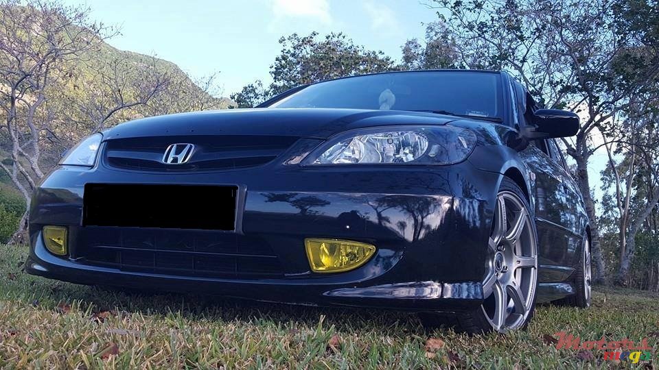 2005' Honda Civic RS photo #2