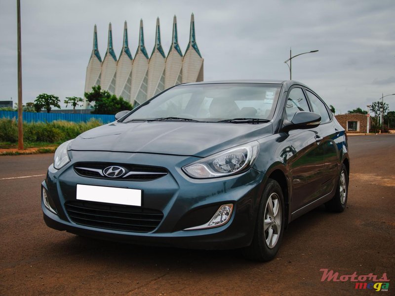 2012' Hyundai Accent photo #1