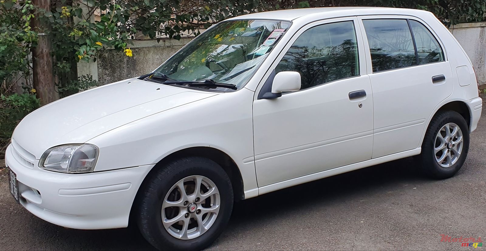 1998' Toyota Starlet reflet photo #4