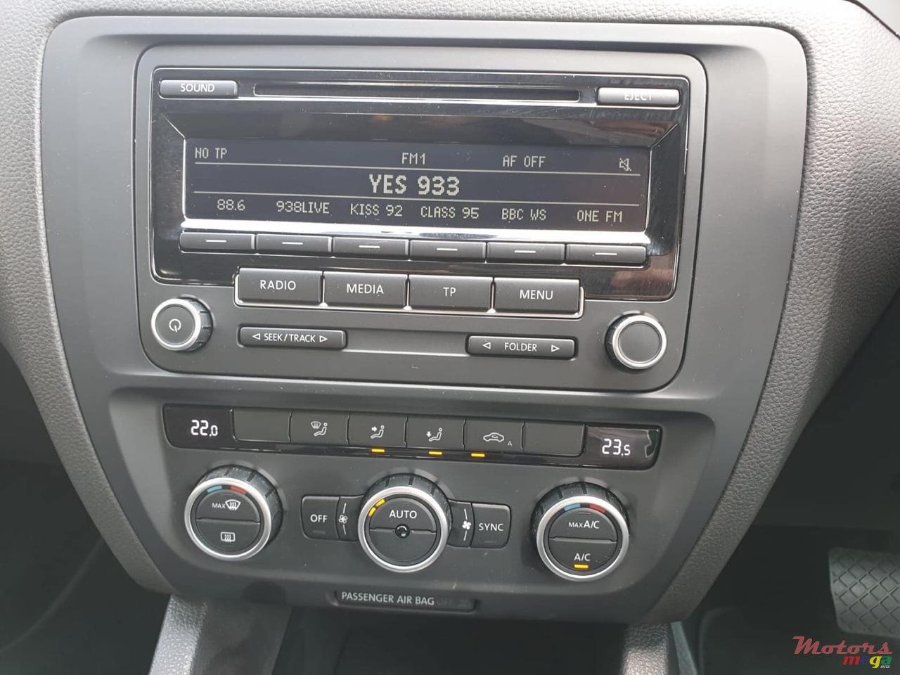 2015' Volkswagen Jetta III photo #3