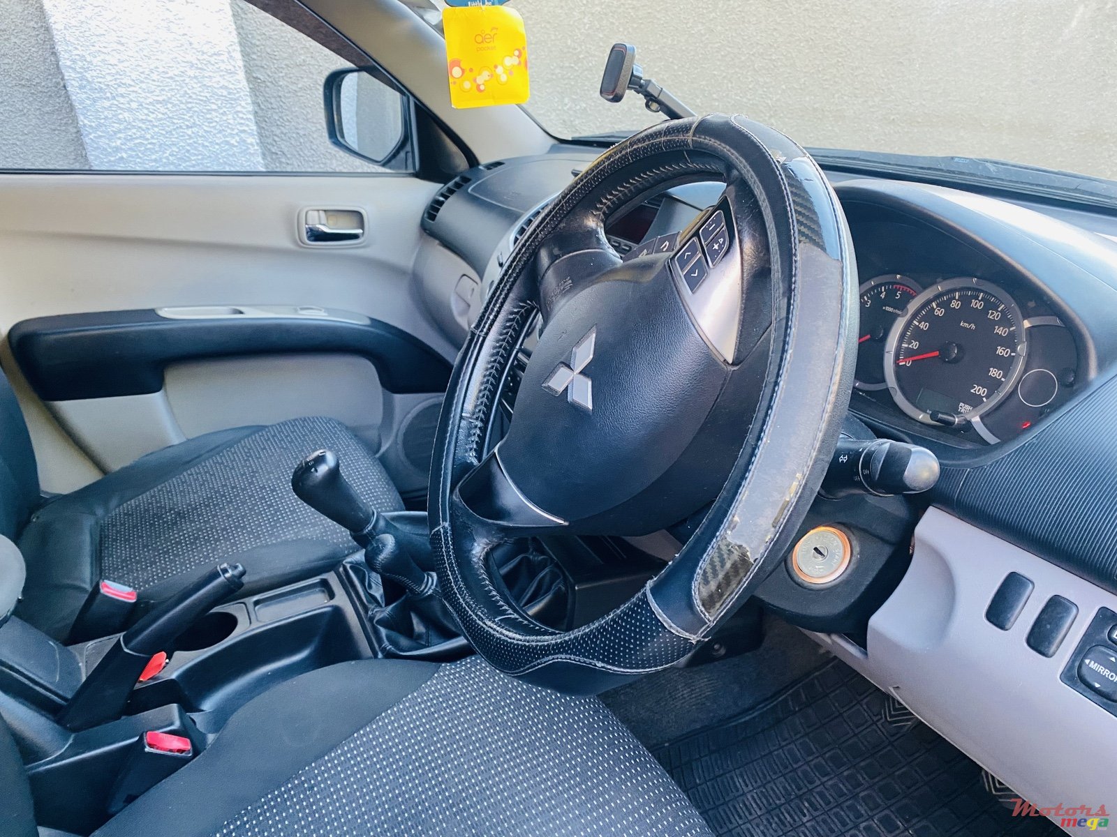 2015' Mitsubishi Triton Any photo #2