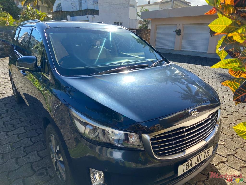 2016' Kia Carnival photo #4