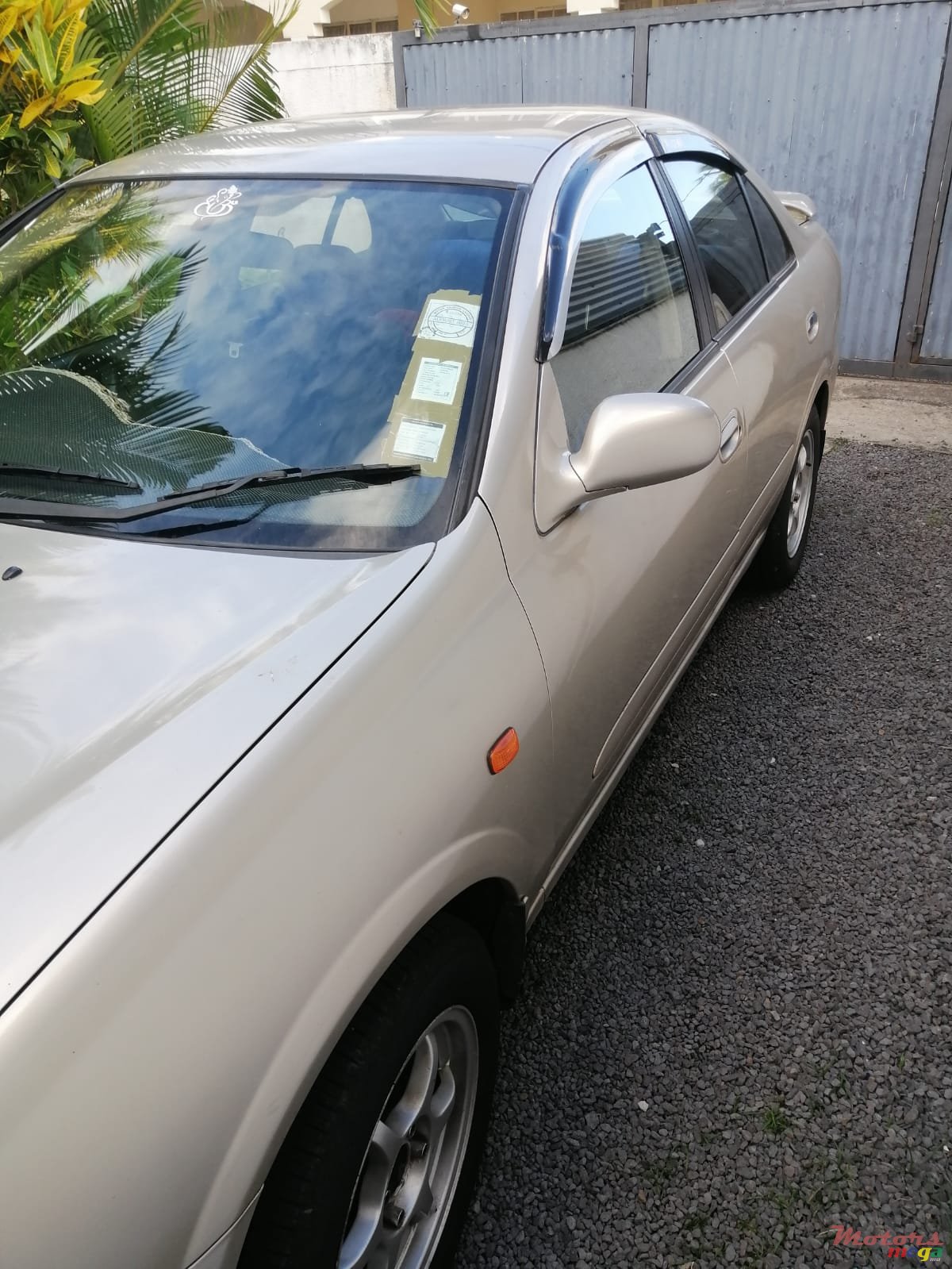 2004' Nissan Sunny photo #3