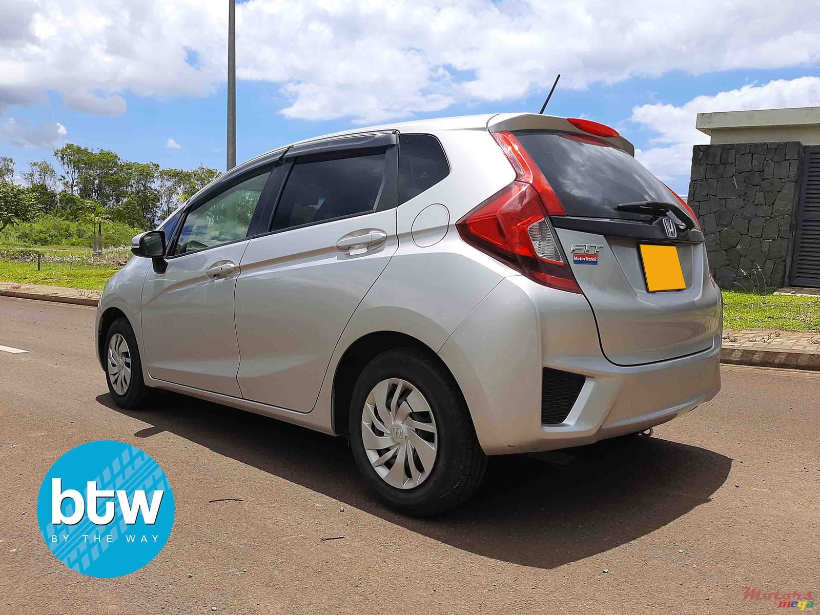 2015' Honda Fit photo #3