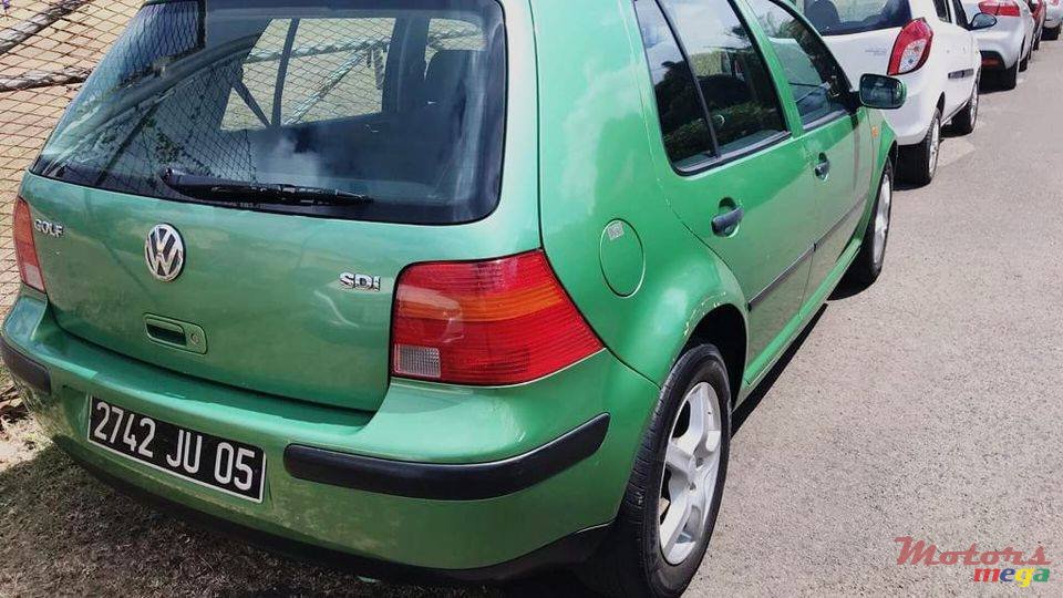 2005' Volkswagen Golf photo #5