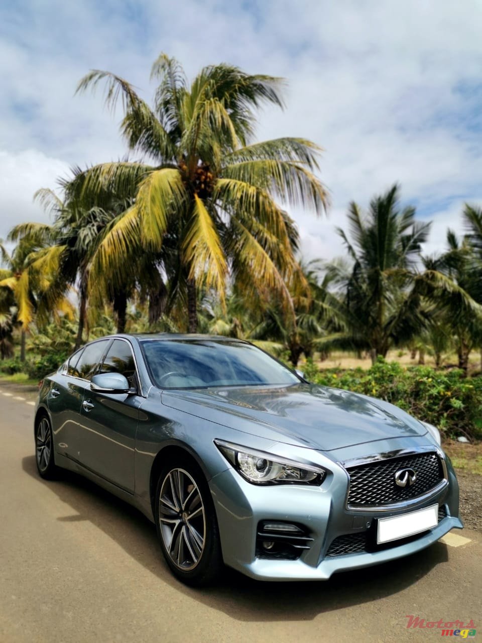 2016' Infiniti Q50 photo #1